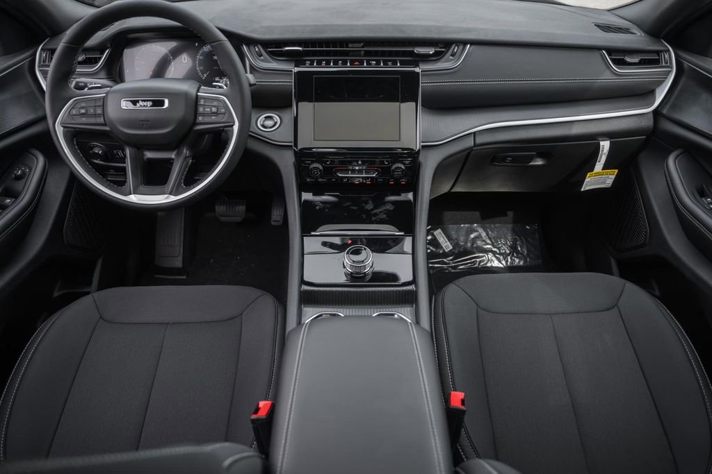 New 2025 Jeep Grand Cherokee Laredo X w/ Luxury Tech Group I image 19