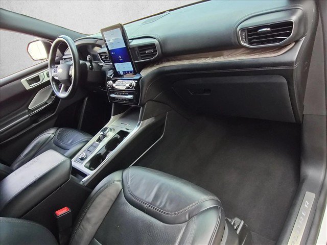 Used 2022 Ford Explorer Platinum w/ Premium Technology Package AWD/4WD image 22