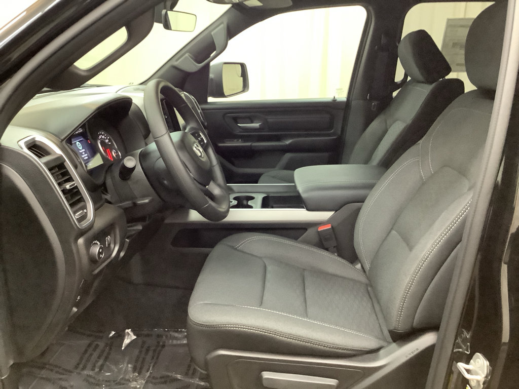 New 2026 RAM 1500 Express AWD/4WD image 13