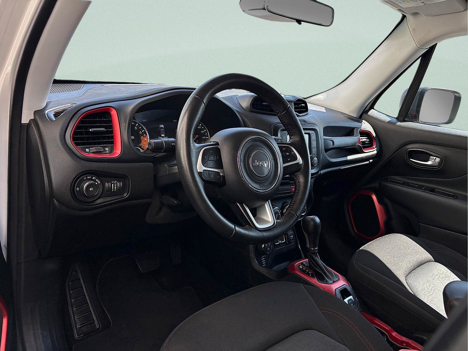 Used 2017 Jeep Renegade Trailhawk AWD/4WD image 13