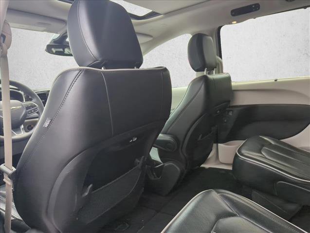 Used 2023 Chrysler Pacifica Limited image 20
