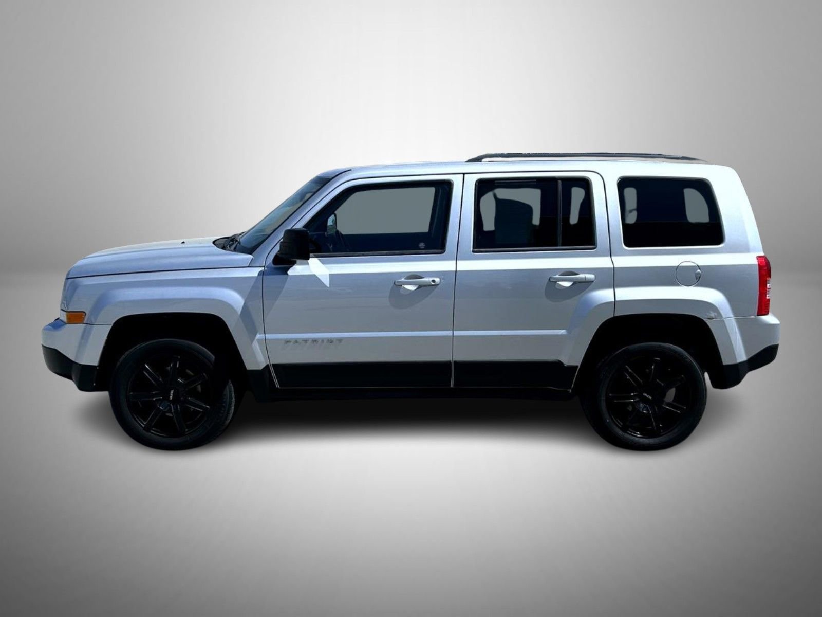 Used 2013 Jeep Patriot Latitude AWD/4WD image 8