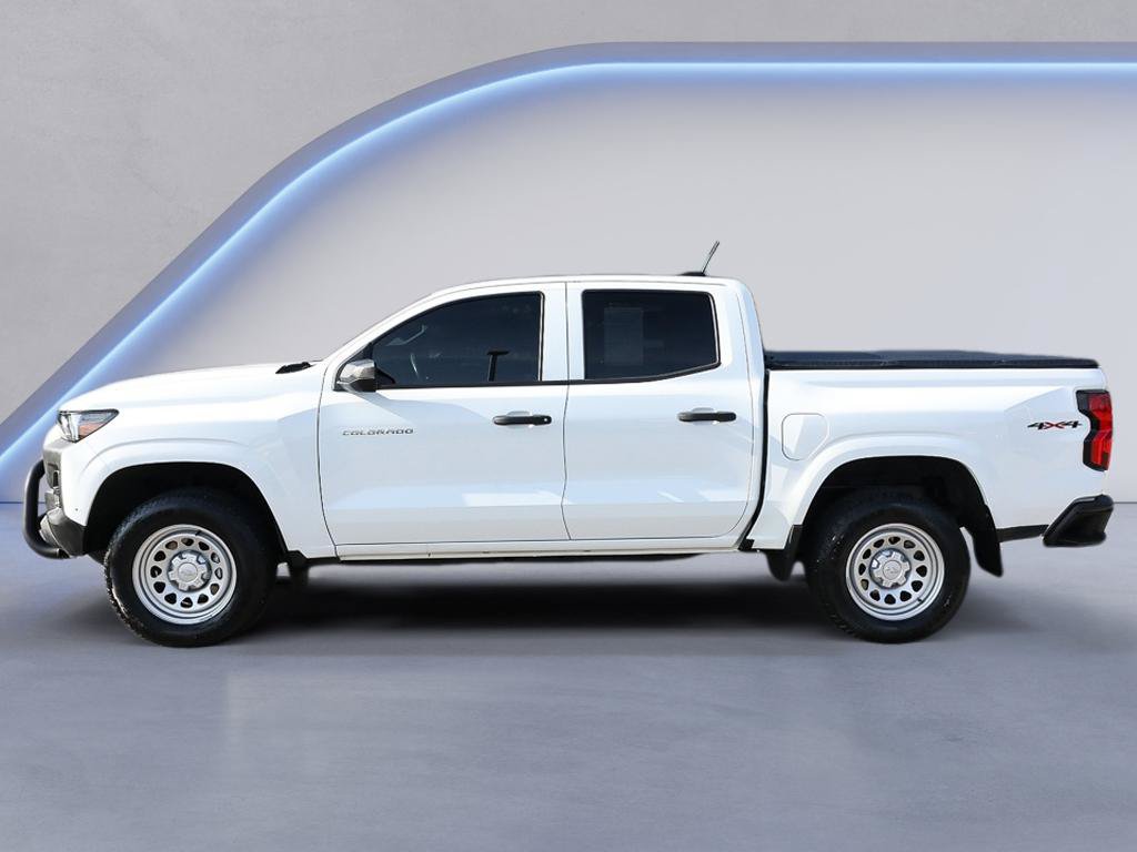 Used 2024 Chevrolet Colorado W/T AWD/4WD image 2