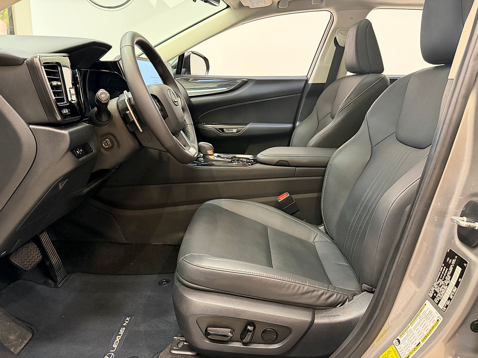 Used 2024 Lexus NX 350 AWD image 11