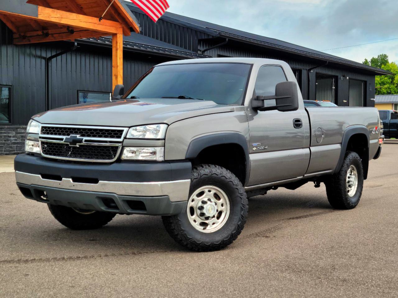 Used 2006 Chevrolet Silverado 2500 W/T w/ Heavy-Duty Power Package AWD/4WD image 1