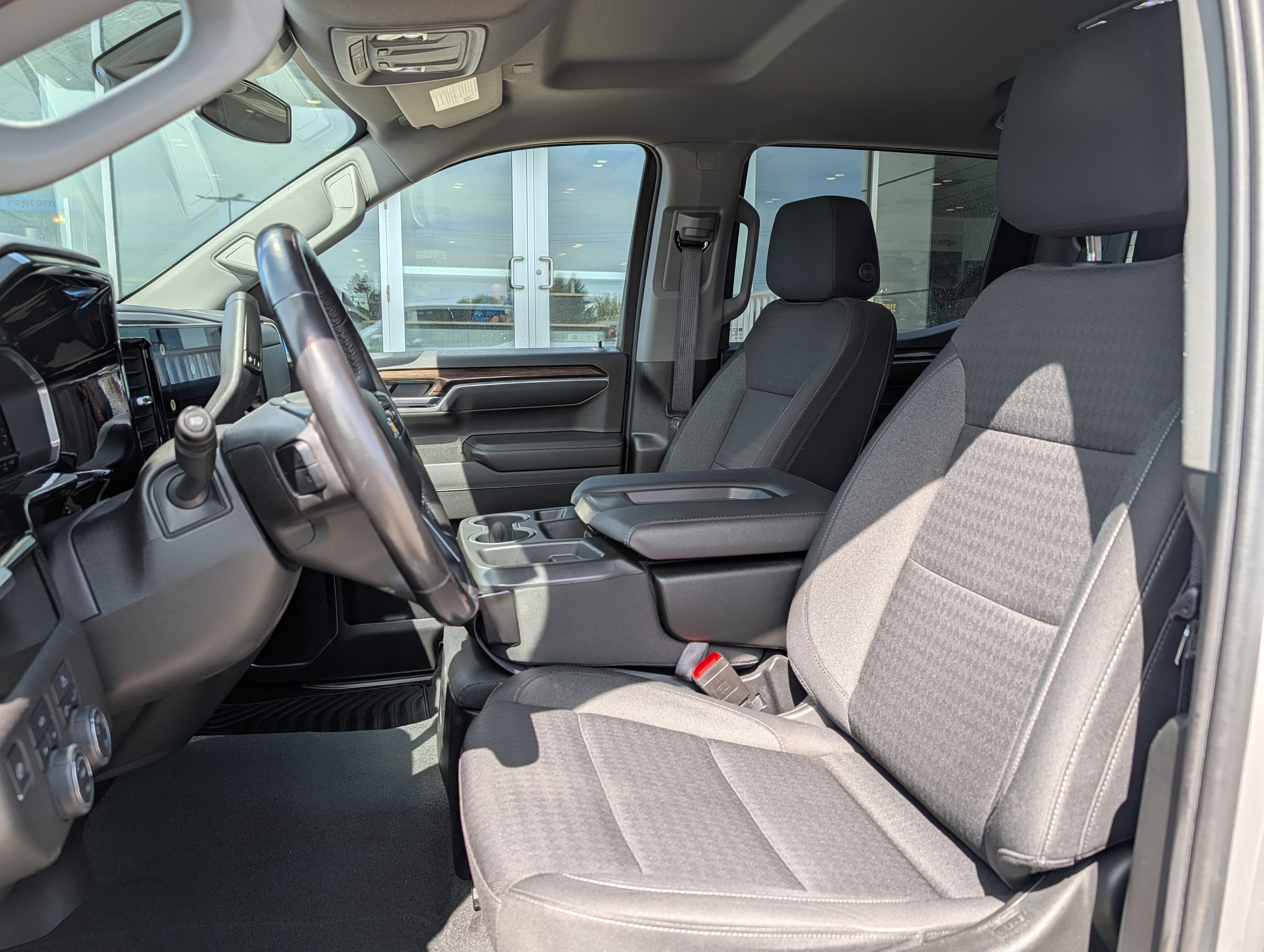 Used 2022 Chevrolet Silverado 1500 LT AWD/4WD image 8