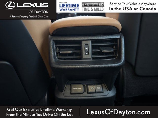 Used 2025 Lexus ES 300h w/ Luxury Package image 34