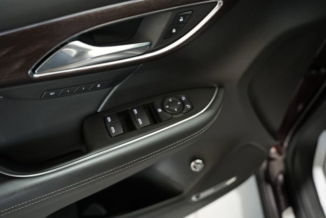 Used 2021 Buick Envision Avenir w/ Technology Package II image 13