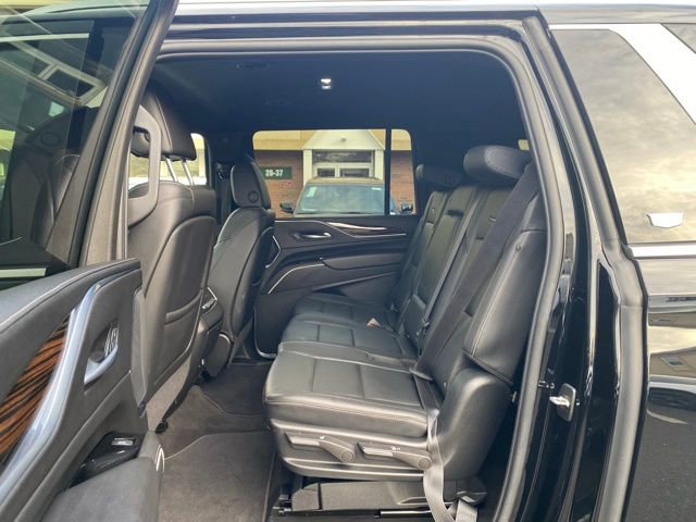 Used 2022 Cadillac Escalade ESV Luxury image 29