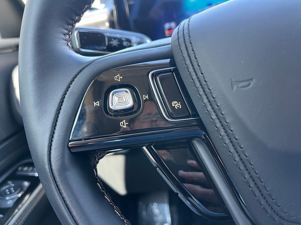 Used 2026 Lincoln Aviator AWD image 28