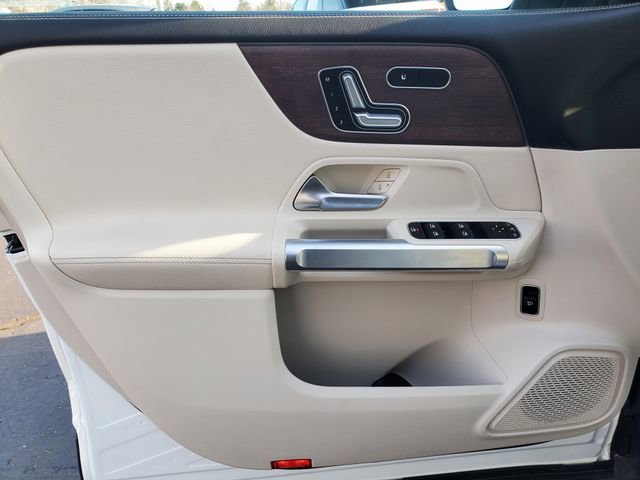 Used 2023 Mercedes-Benz GLB 250 4MATIC image 9