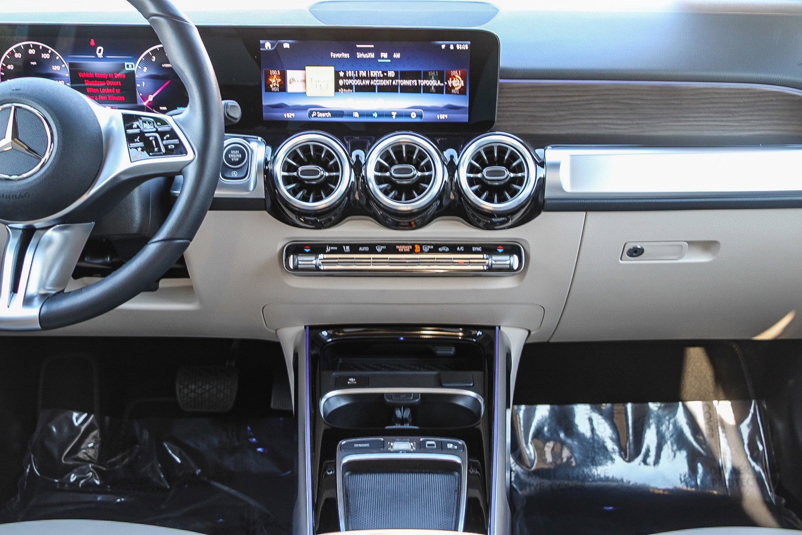 Certified 2025 Mercedes-Benz GLB 250 4MATIC image 13