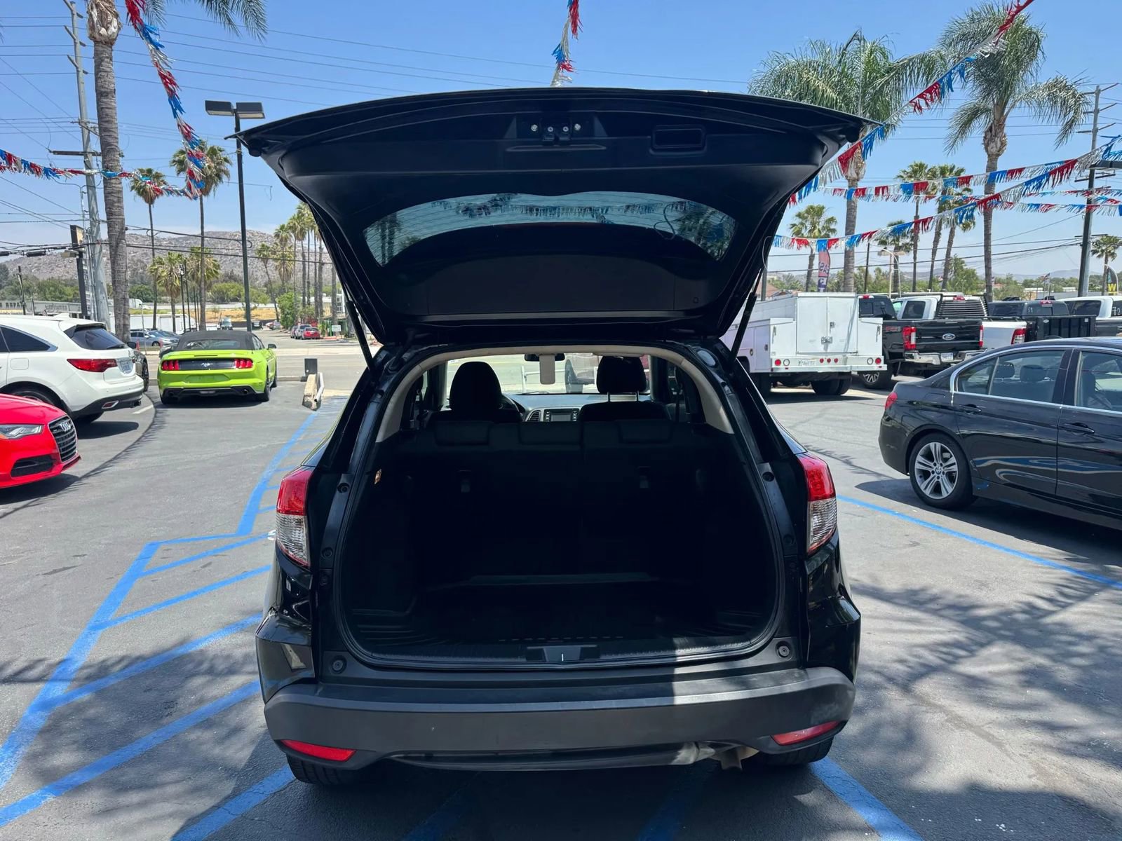 Used 2019 Honda HR-V LX image 12