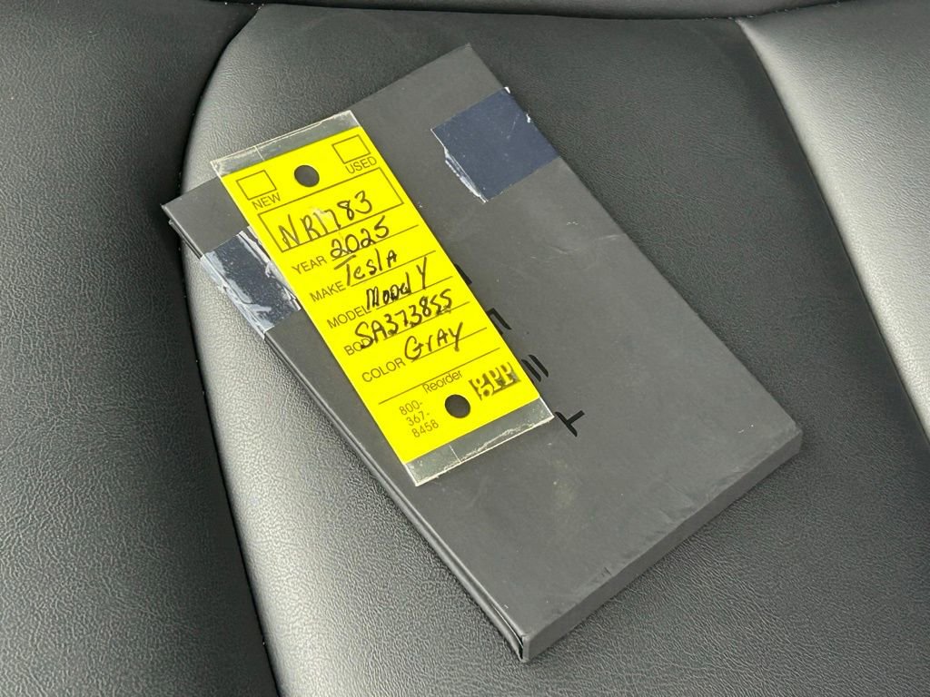 Used 2025 Tesla Model Y Long Range image 49