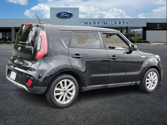 Used 2017 Kia Soul + image 5