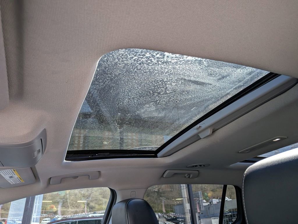 Used 2020 GMC Acadia SLT w/ Premium Package image 25