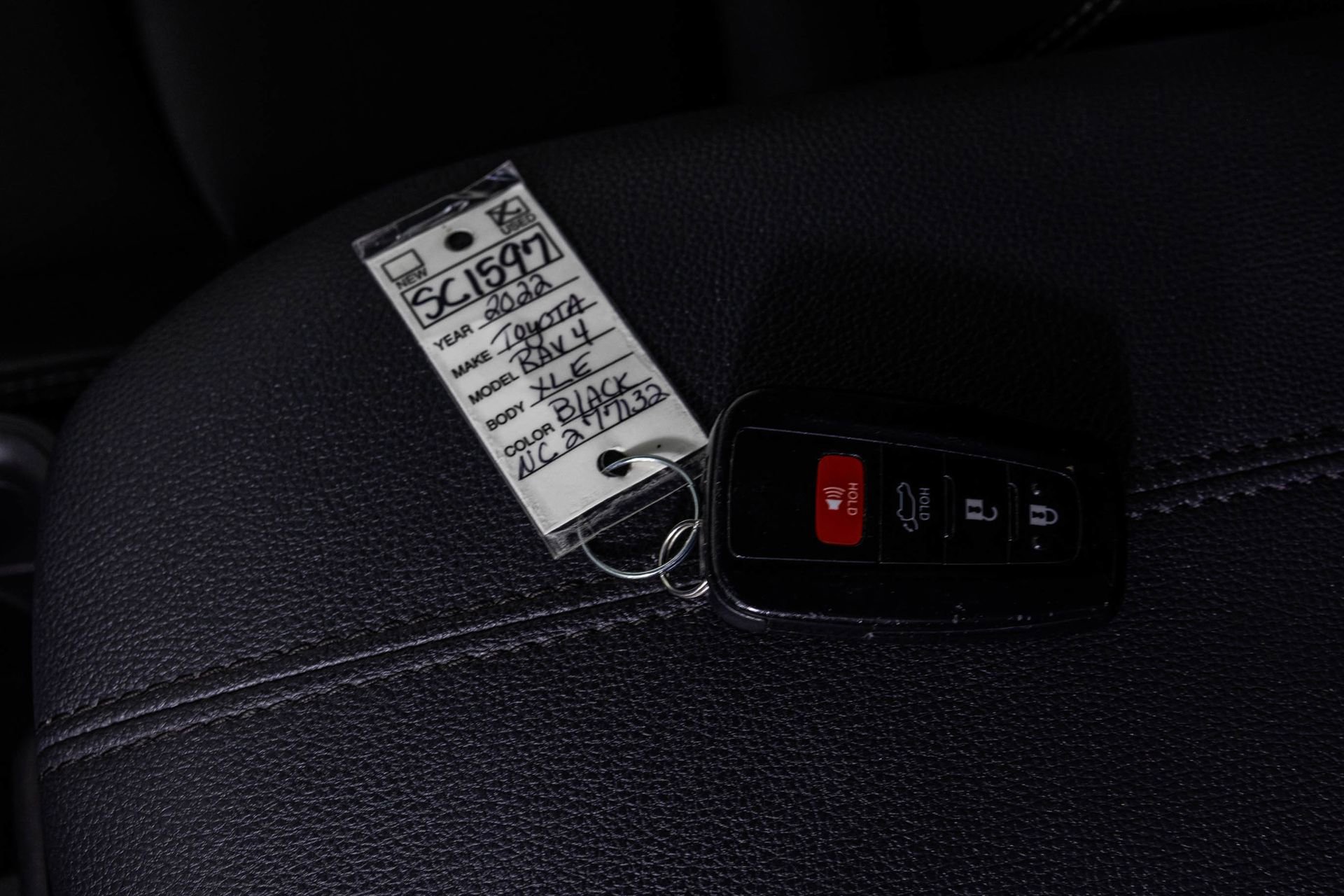 Used 2022 Toyota RAV4 XLE Premium image 33