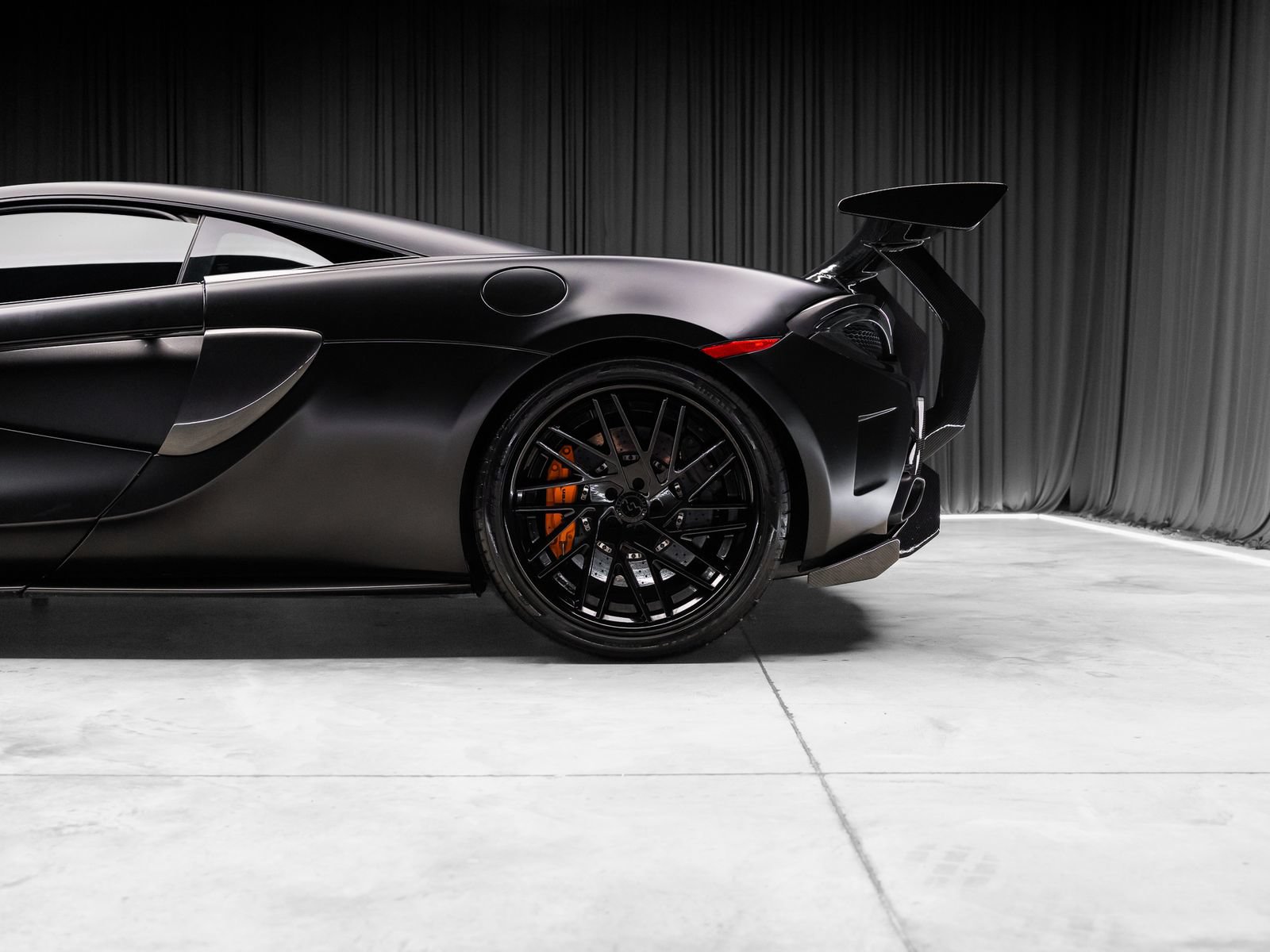 Used 2016 McLaren 570S Coupe RWD image 5