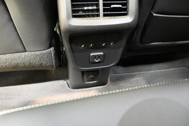 Used 2022 GMC Terrain Denali w/ Black Diamond Edition image 28