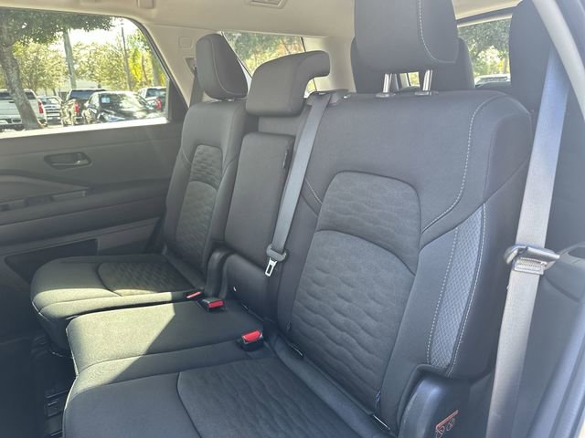 Used 2025 Nissan Pathfinder SV image 26