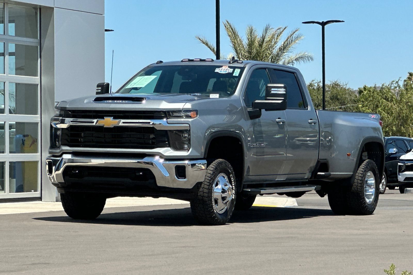 Used 2024 Chevrolet Silverado 3500 LT AWD/4WD image 8