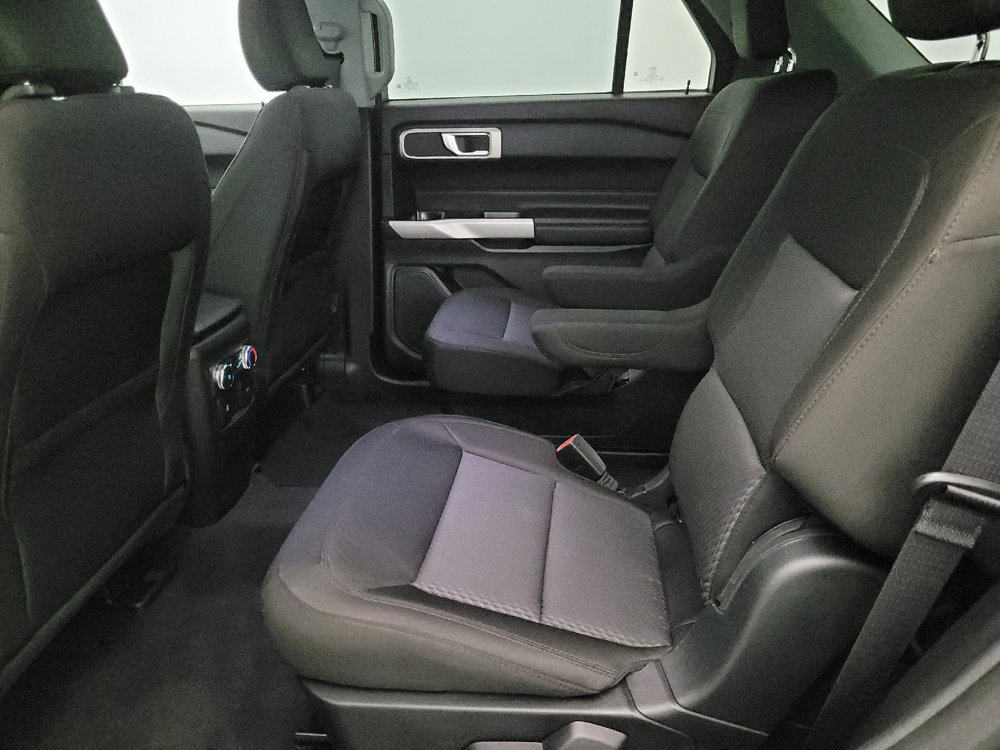 Used 2022 Ford Explorer XLT image 18