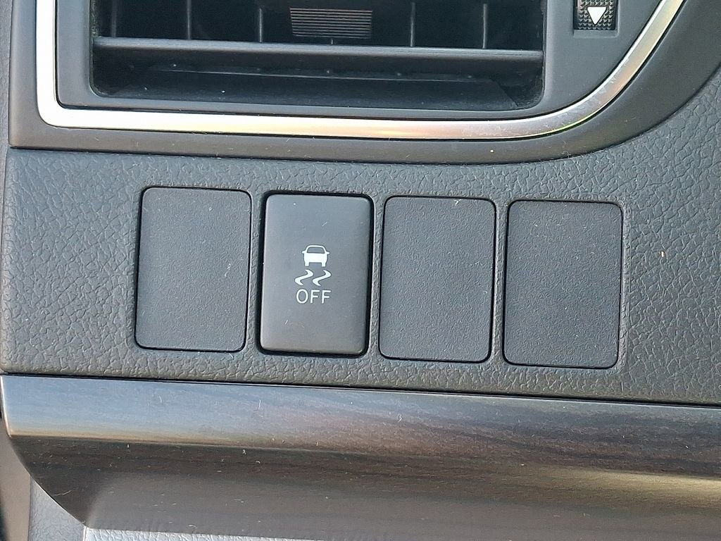 Used 2017 Toyota Camry XLE FWD image 23