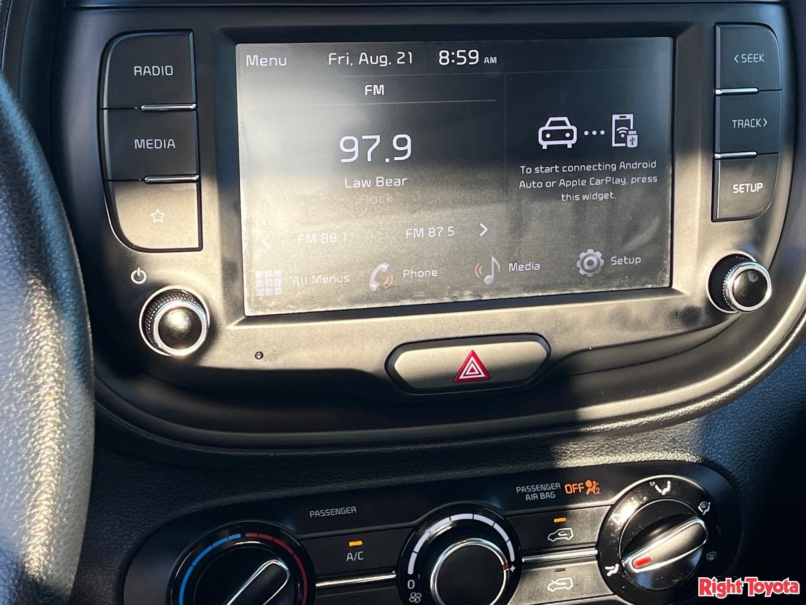 Used 2025 Kia Soul LX w/ LX Technology Package FWD image 27