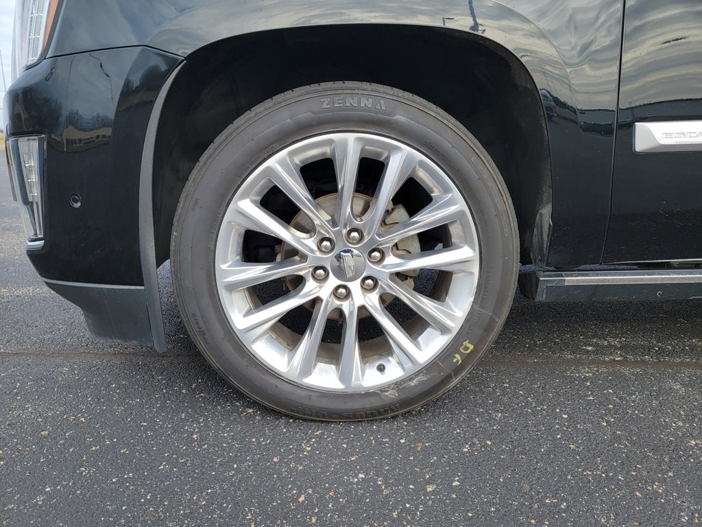 Used 2017 Cadillac Escalade Premium Luxury image 25