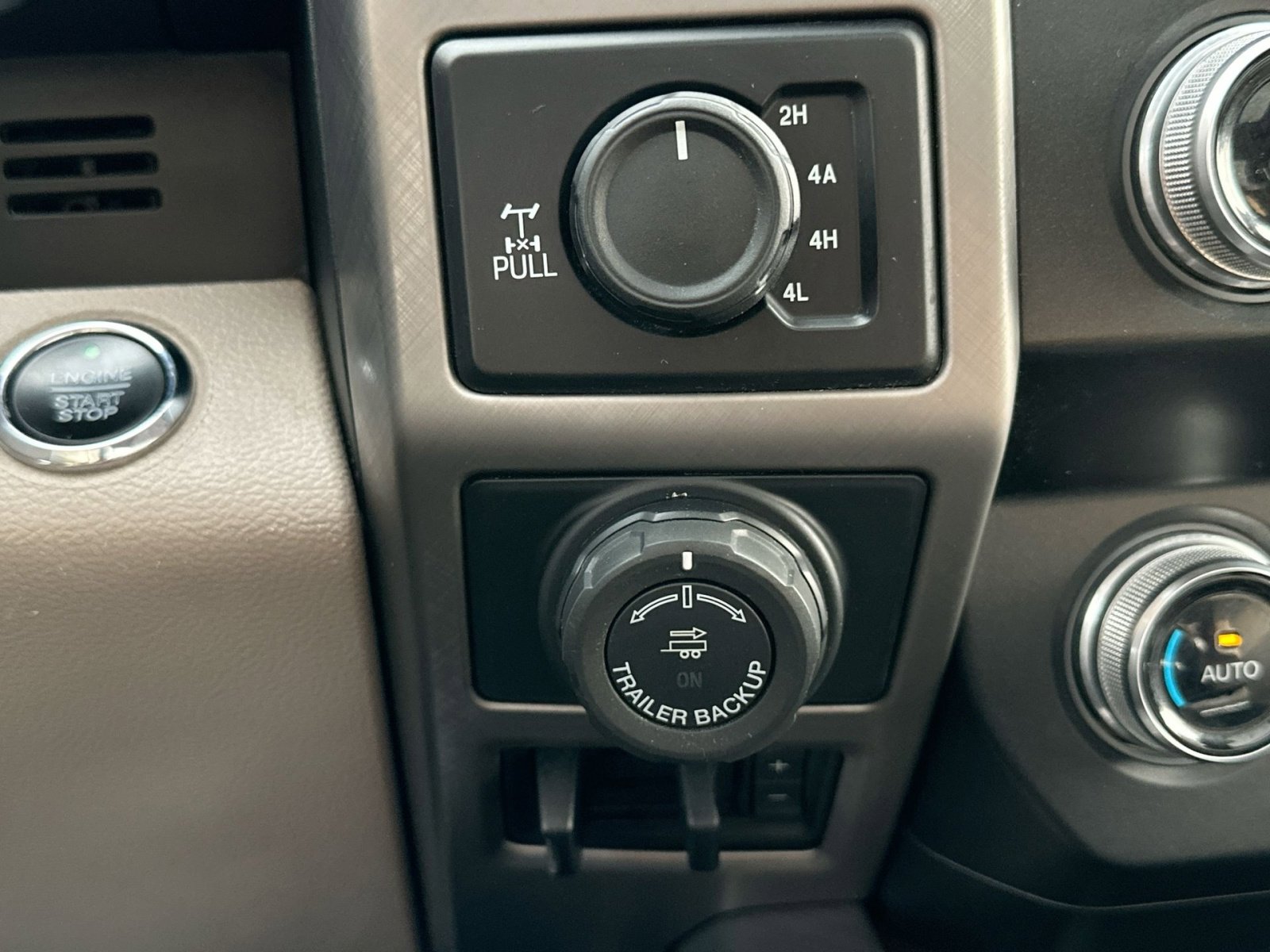 Used 2020 Ford F150 Limited w/ Trailer Tow Package image 30