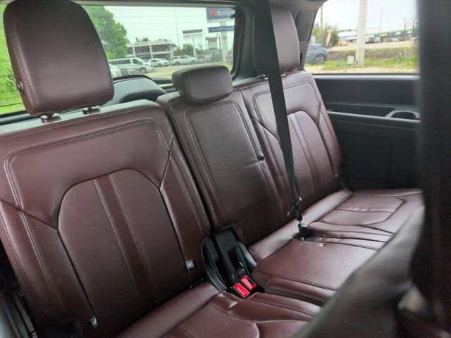Used 2024 Ford Expedition Limited image 30