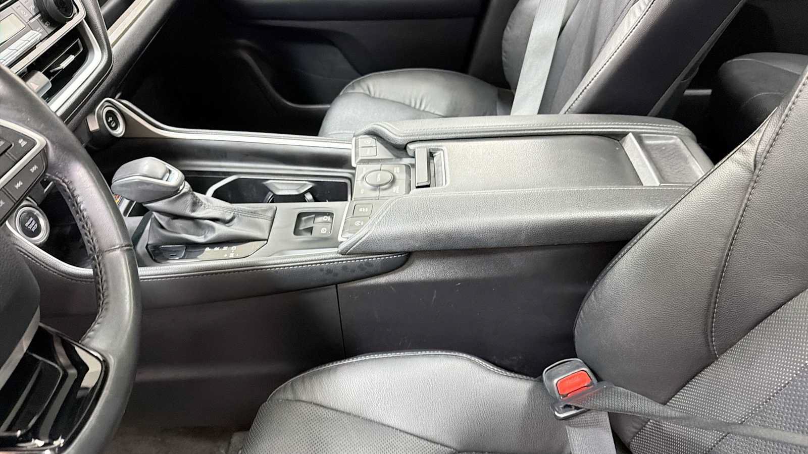 Certified 2024 Toyota Grand Highlander AWD image 23