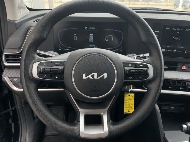 Used 2025 Kia Sportage LX image 14