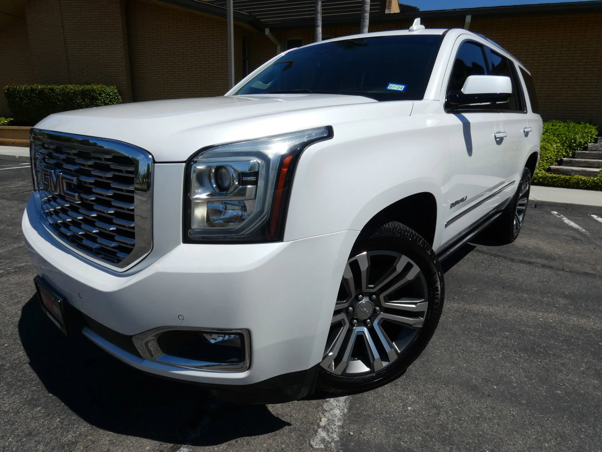 Used 2018 GMC Yukon Denali w/ Denali Ultimate Package image 16
