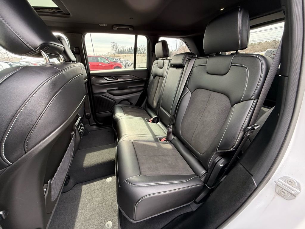 Certified 2023 Jeep Grand Cherokee Altitude AWD/4WD image 29