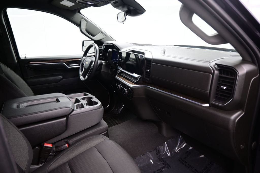 Used 2022 Chevrolet Silverado 1500 LT RWD image 11