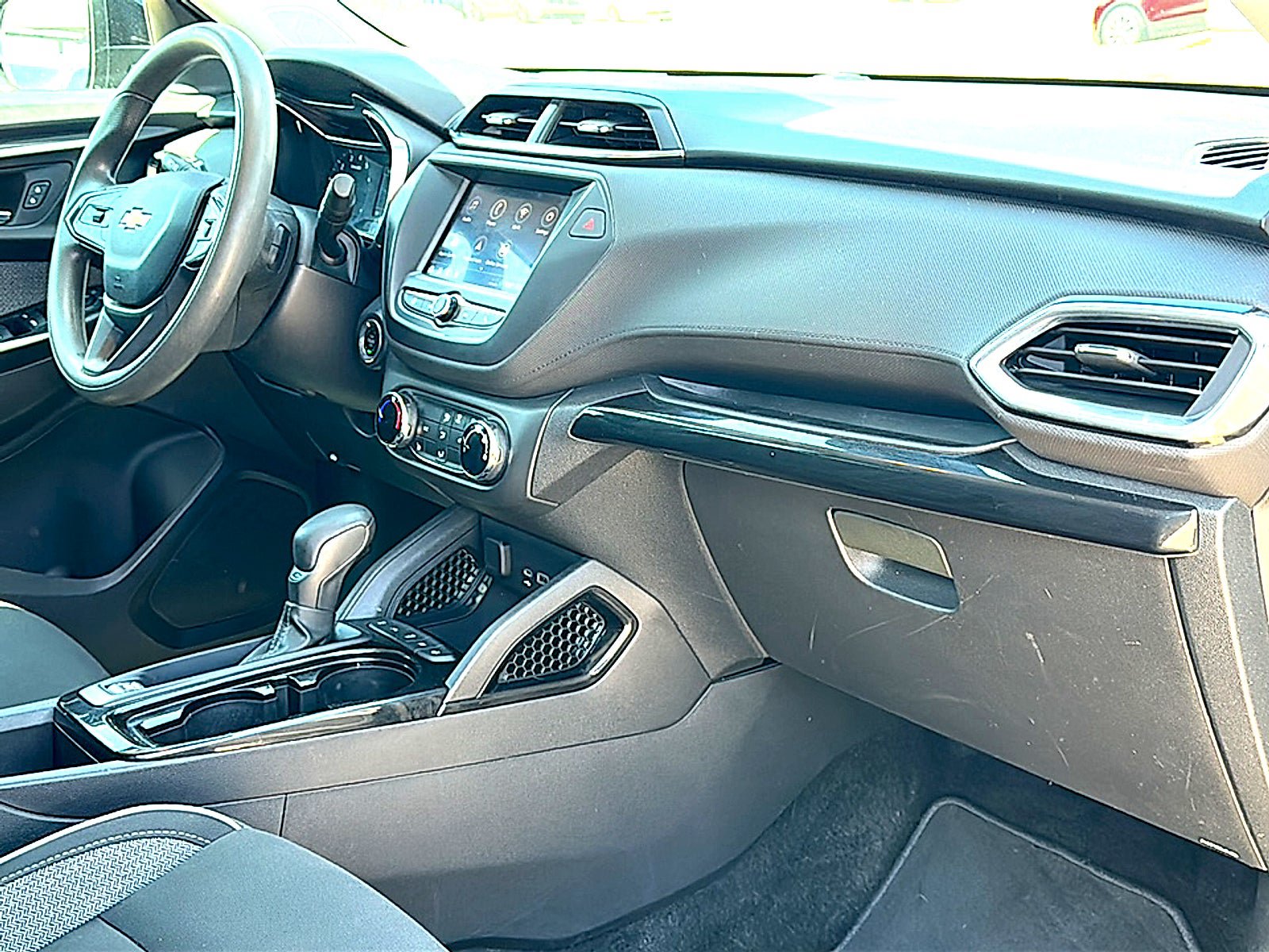 Used 2022 Chevrolet TrailBlazer LT FWD image 22