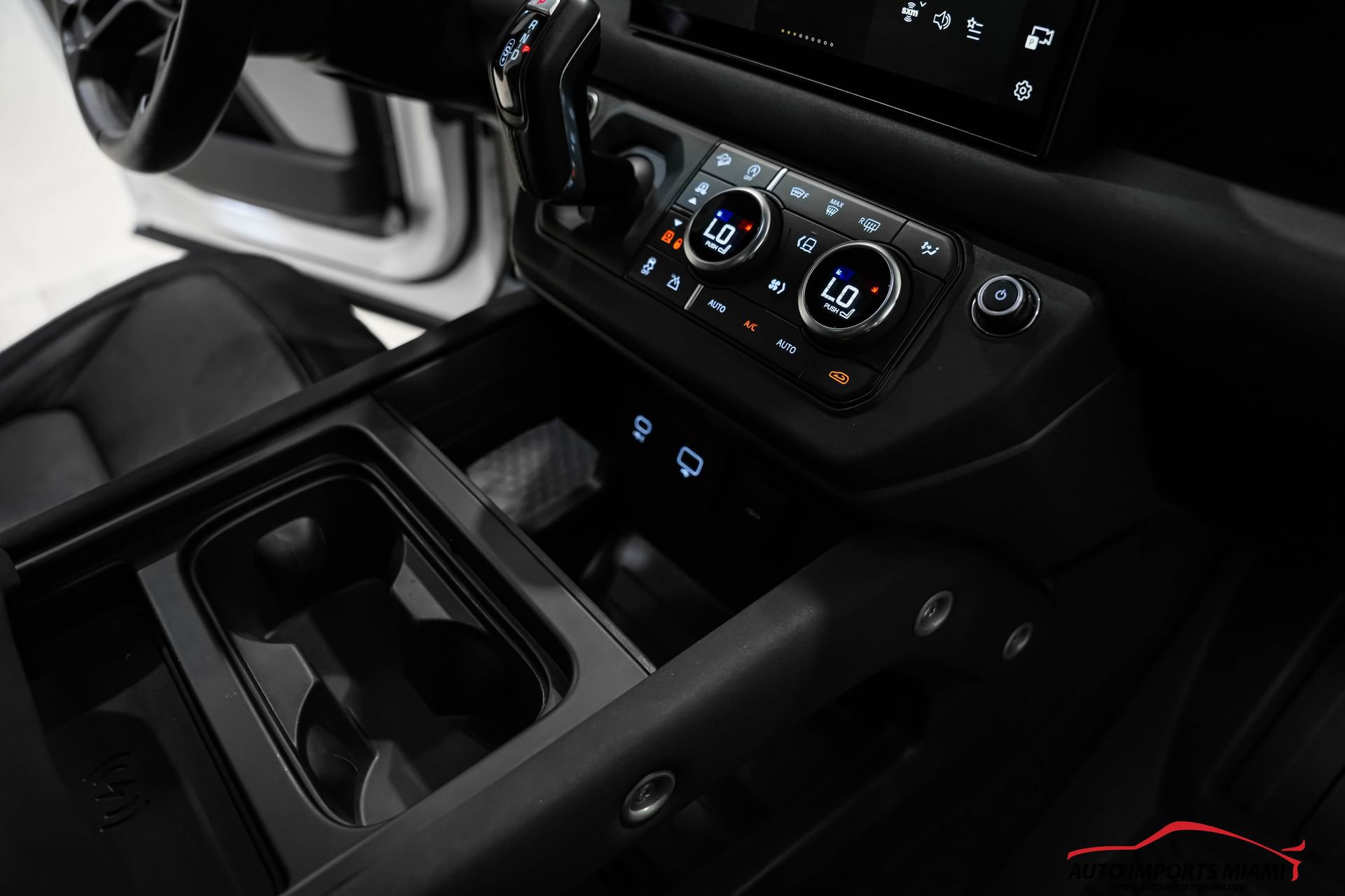 Used 2023 Land Rover Defender 130 X-Dynamic SE image 68