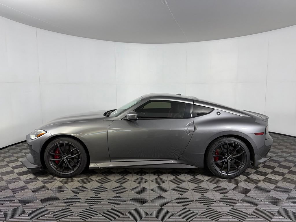 Used 2024 Nissan Z Performance w/ Floor Mat Package RWD image 10