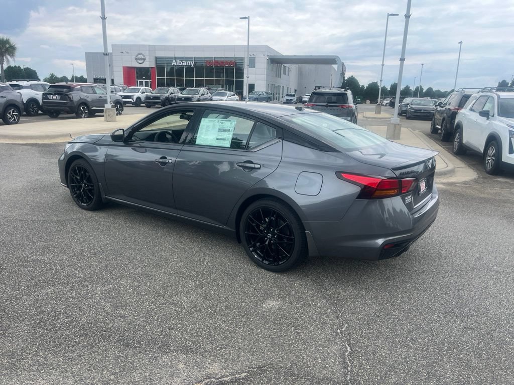 New 2026 Nissan Altima 2.5 SR w/ SR Midnight Edition Package FWD image 4