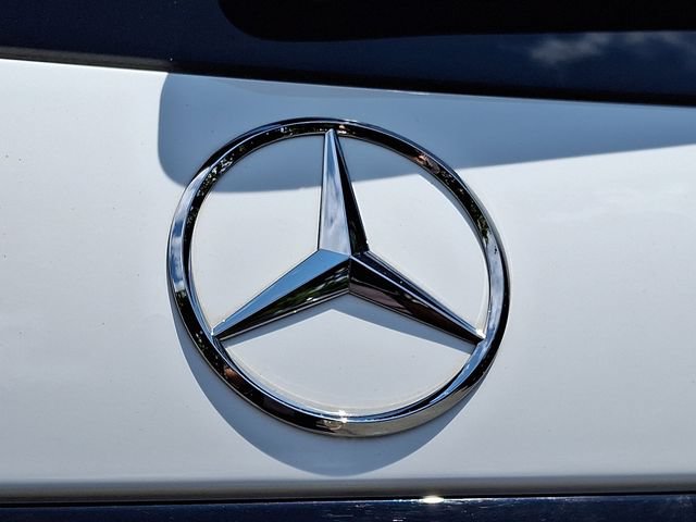 Used 2025 Mercedes-Benz GLC 300 4MATIC image 33