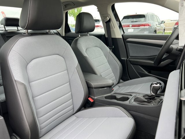 New 2025 Volkswagen Jetta SE image 31