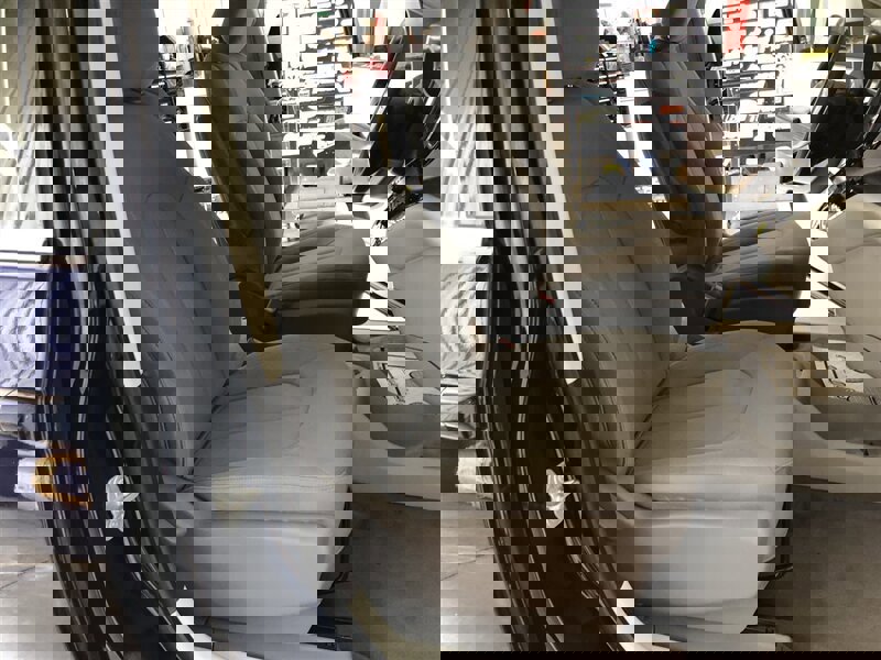 Used 2020 Chrysler Voyager LX image 19