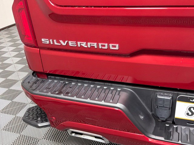 Used 2024 Chevrolet Silverado 1500 High Country AWD/4WD image 9