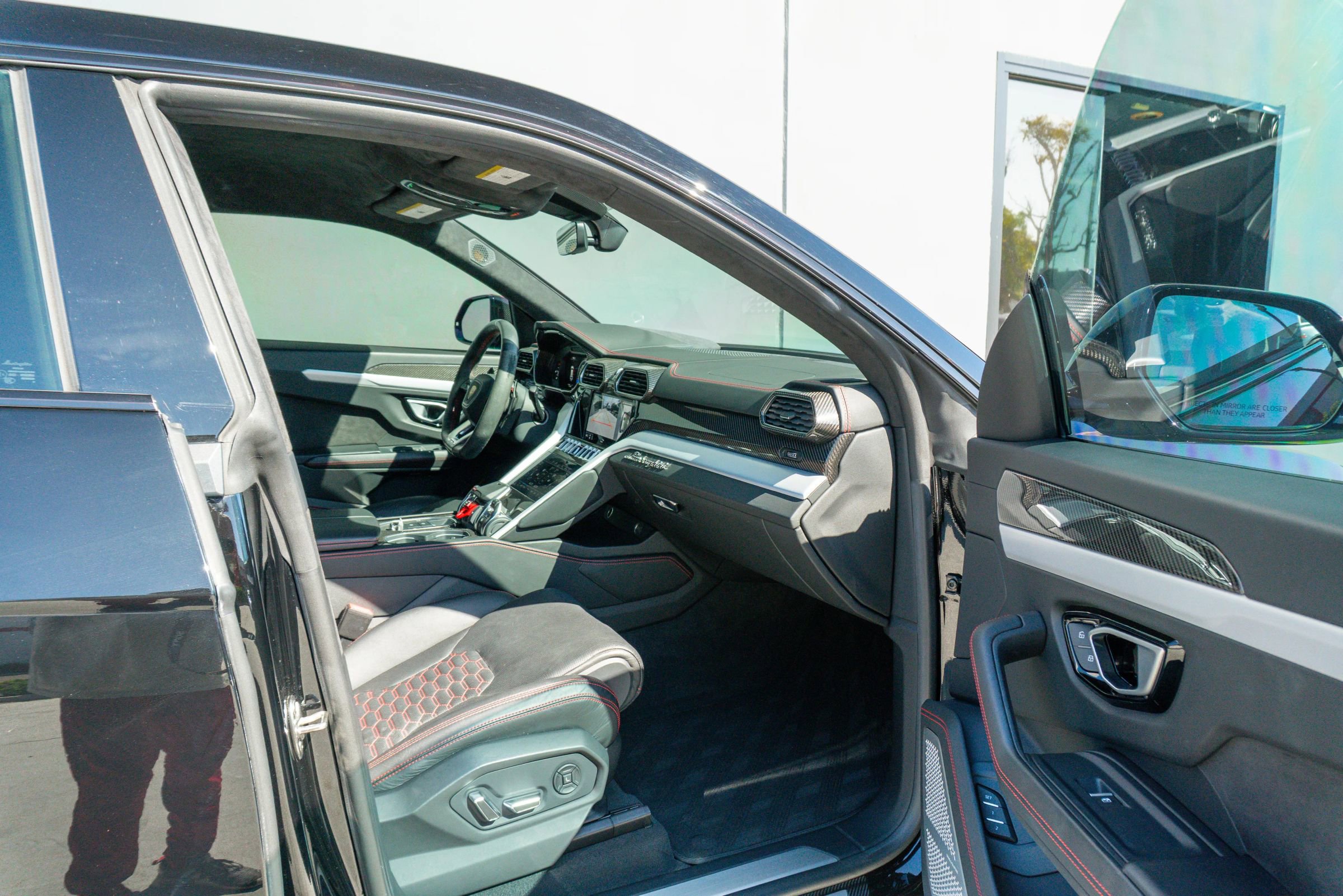 Used 2020 Lamborghini Urus image 54