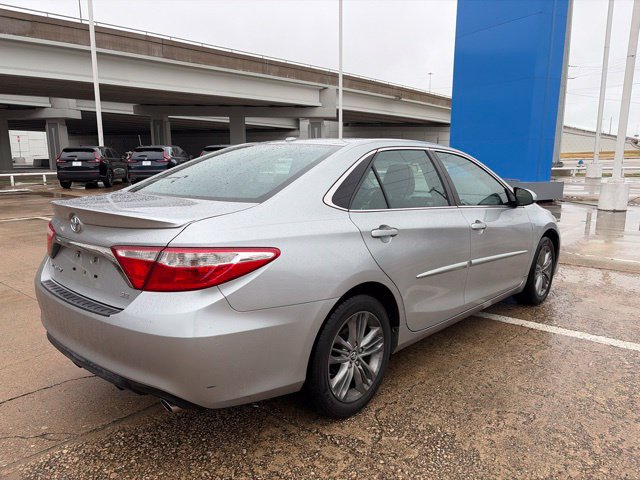 Used 2016 Toyota Camry SE FWD image 5