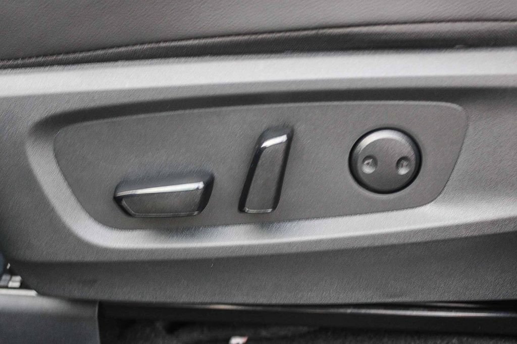 Used 2025 Nissan Pathfinder Rock Creek AWD/4WD image 25