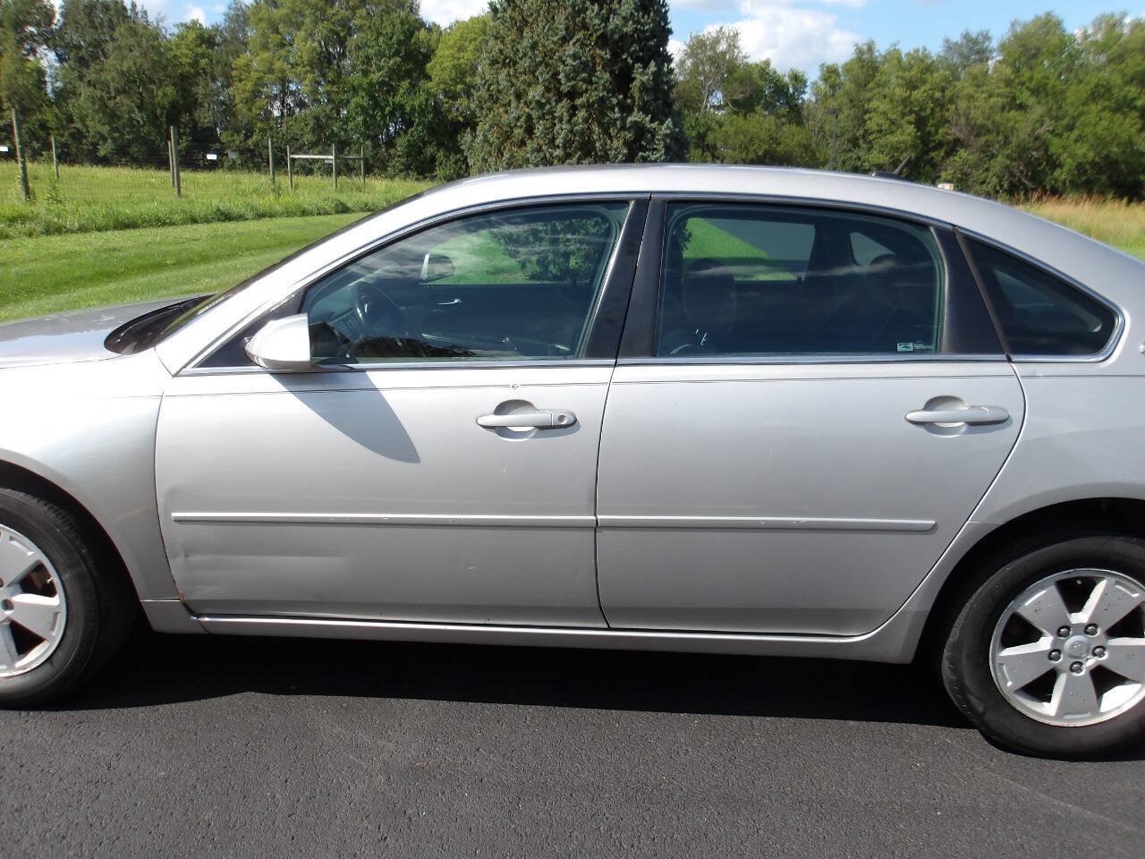 Used 2007 Chevrolet Impala LT w/ Preferred Equipment Group FWD image 27