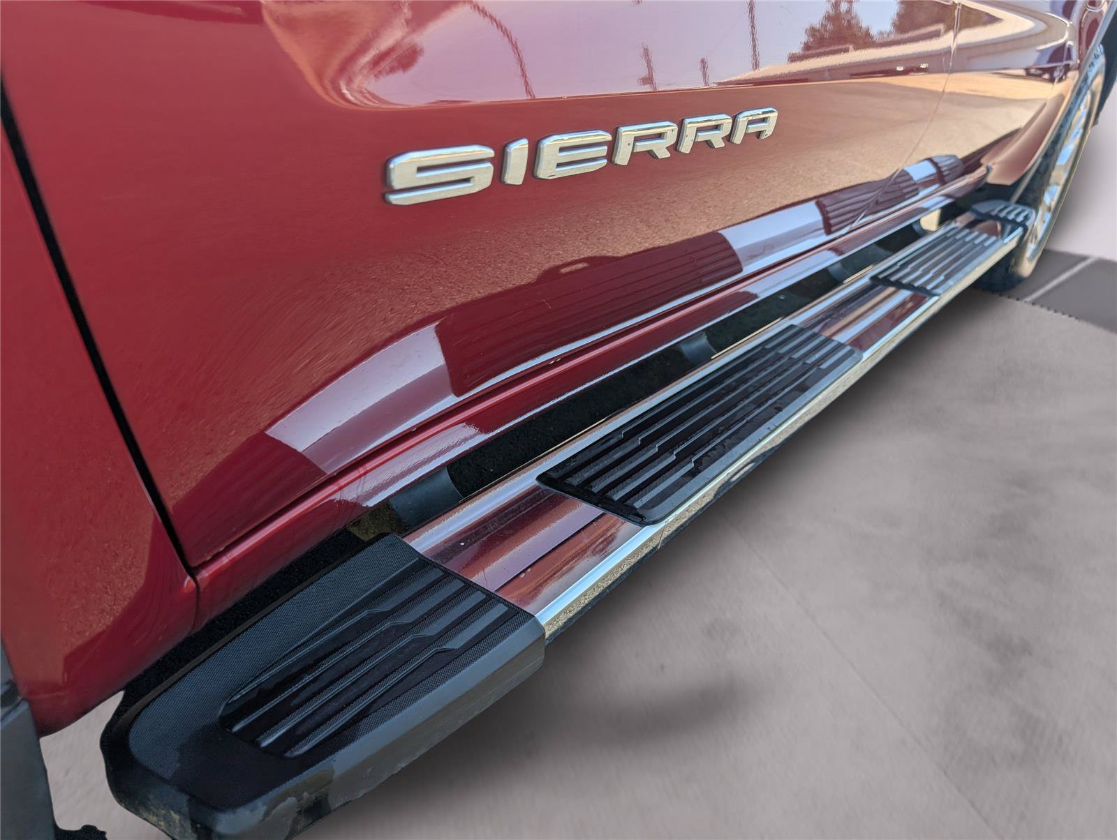 Used 2021 GMC Sierra 1500 SLT w/ SLT Premium Package image 12