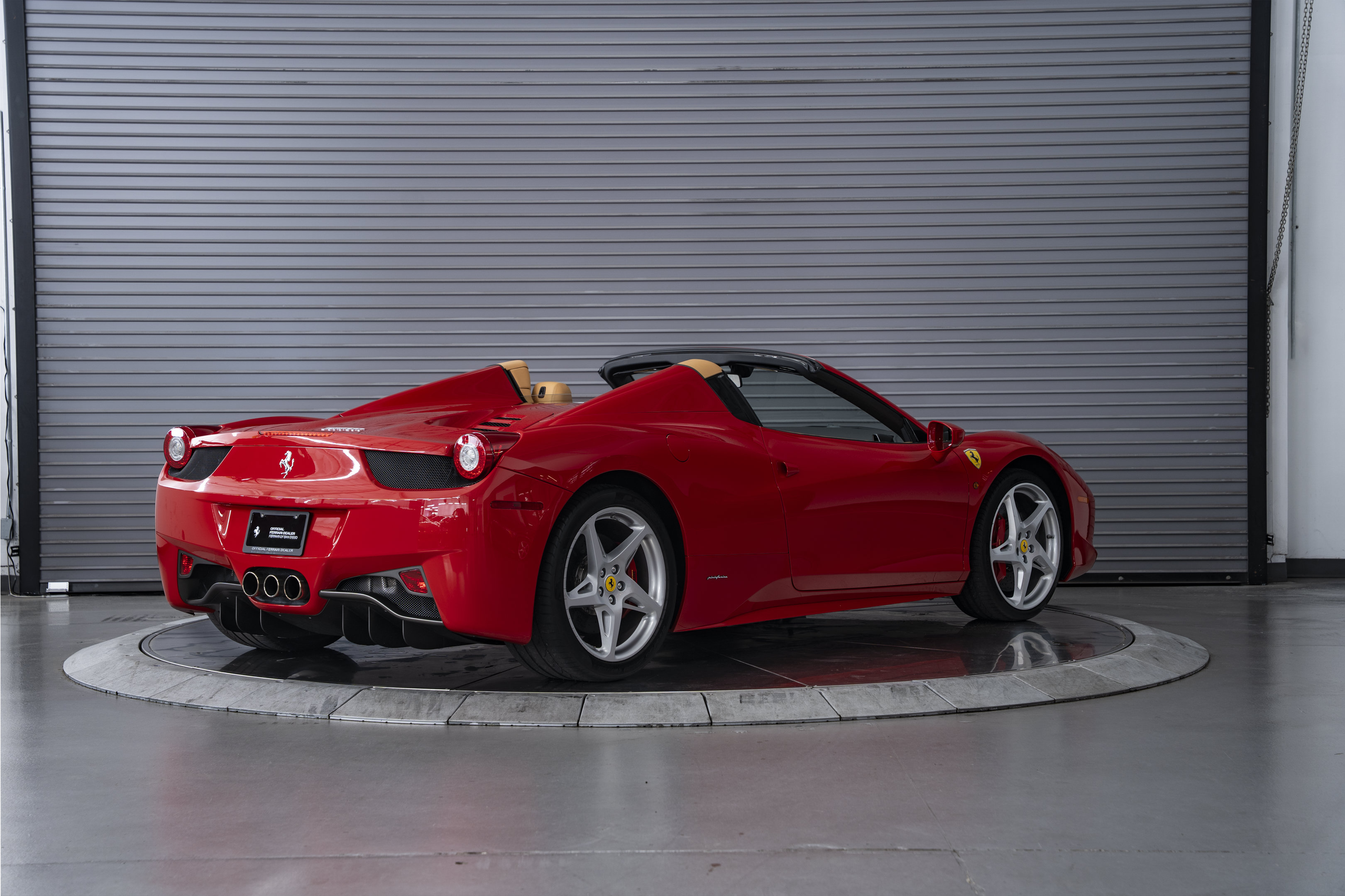 Used 2012 Ferrari 458 Spider RWD image 5